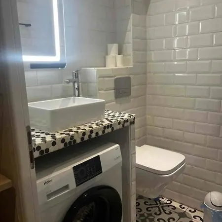 2 Pieces Centre-ville Equipe Nimes