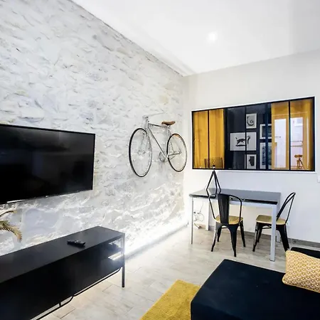2 Pieces Centre-ville Equipe Apartment *