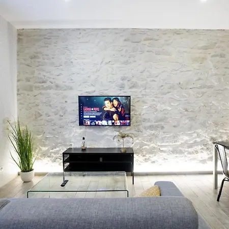 2 Pieces Centre-ville Equipe Apartment Nimes